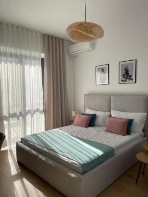 Sunny City Center Apartment